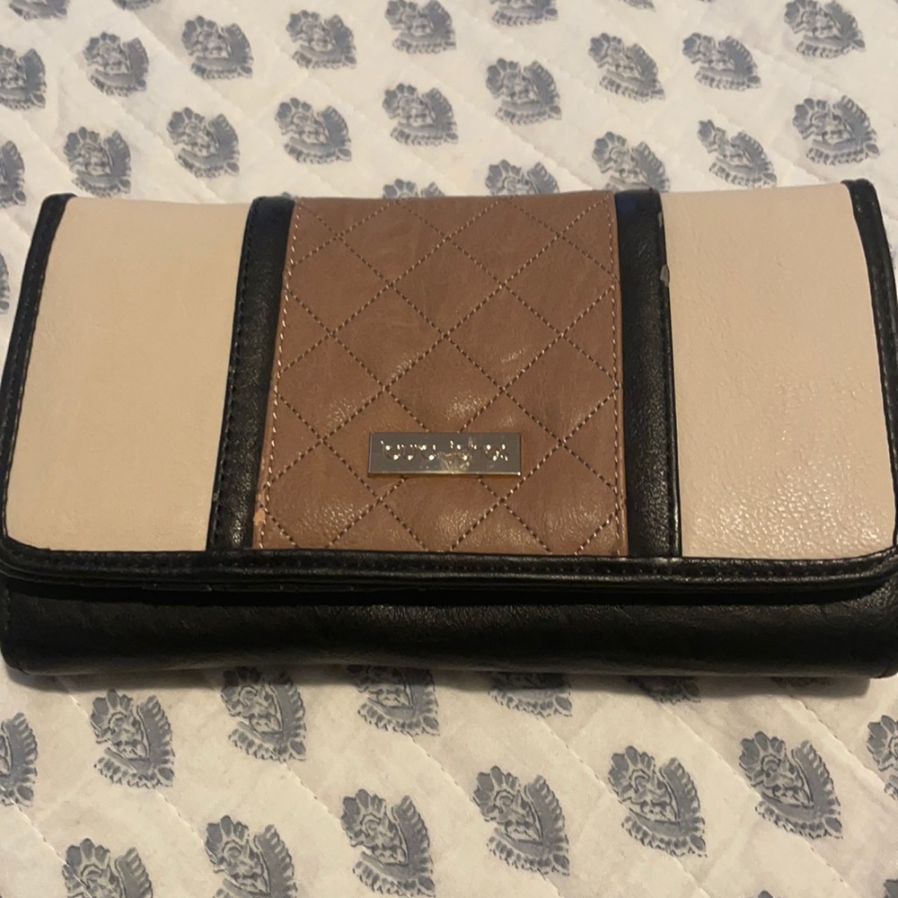 Brand new wallet but it does have some